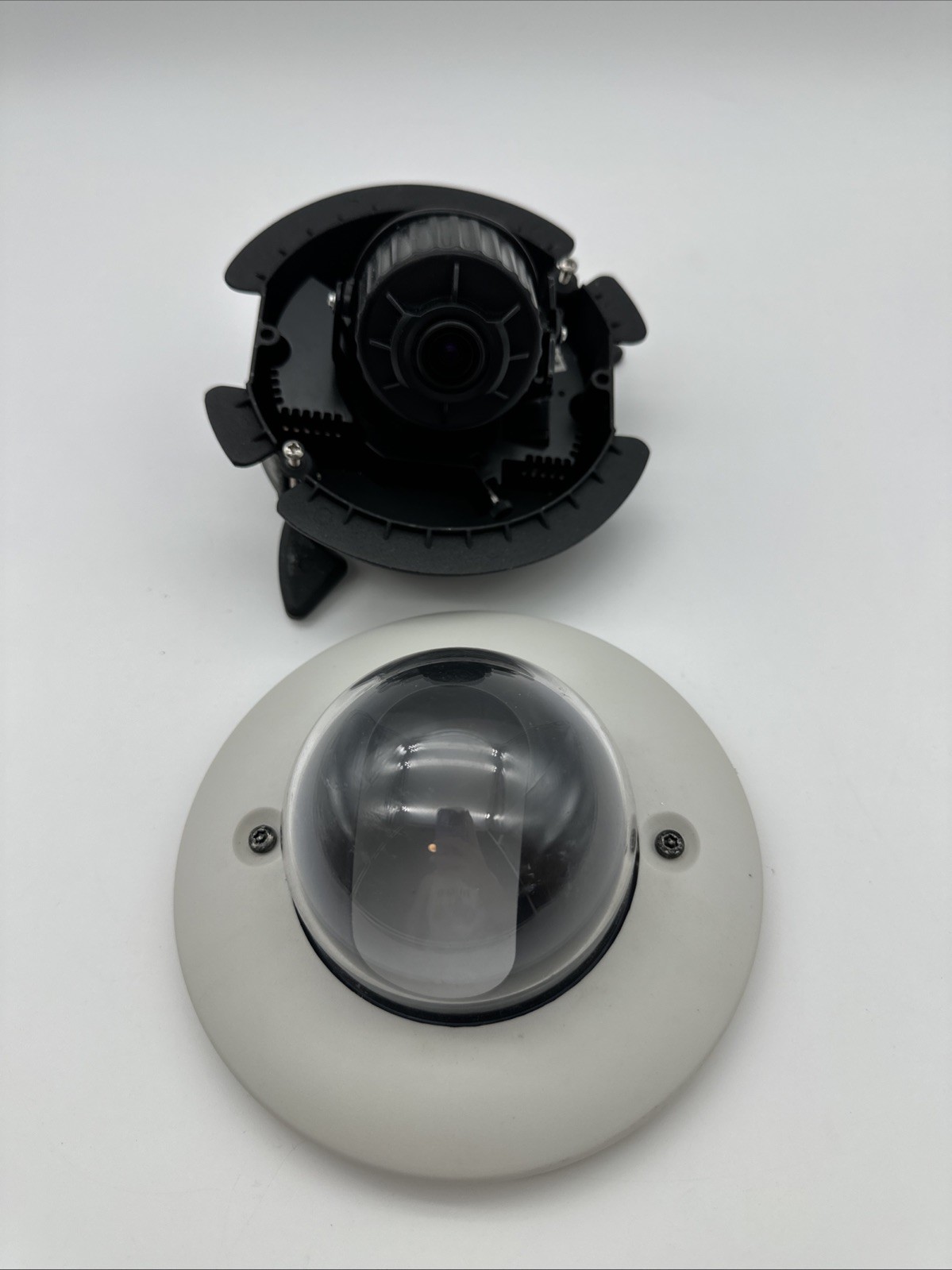 Avigilon 1.0-H3-DC1 Dome Camera 320-0176A