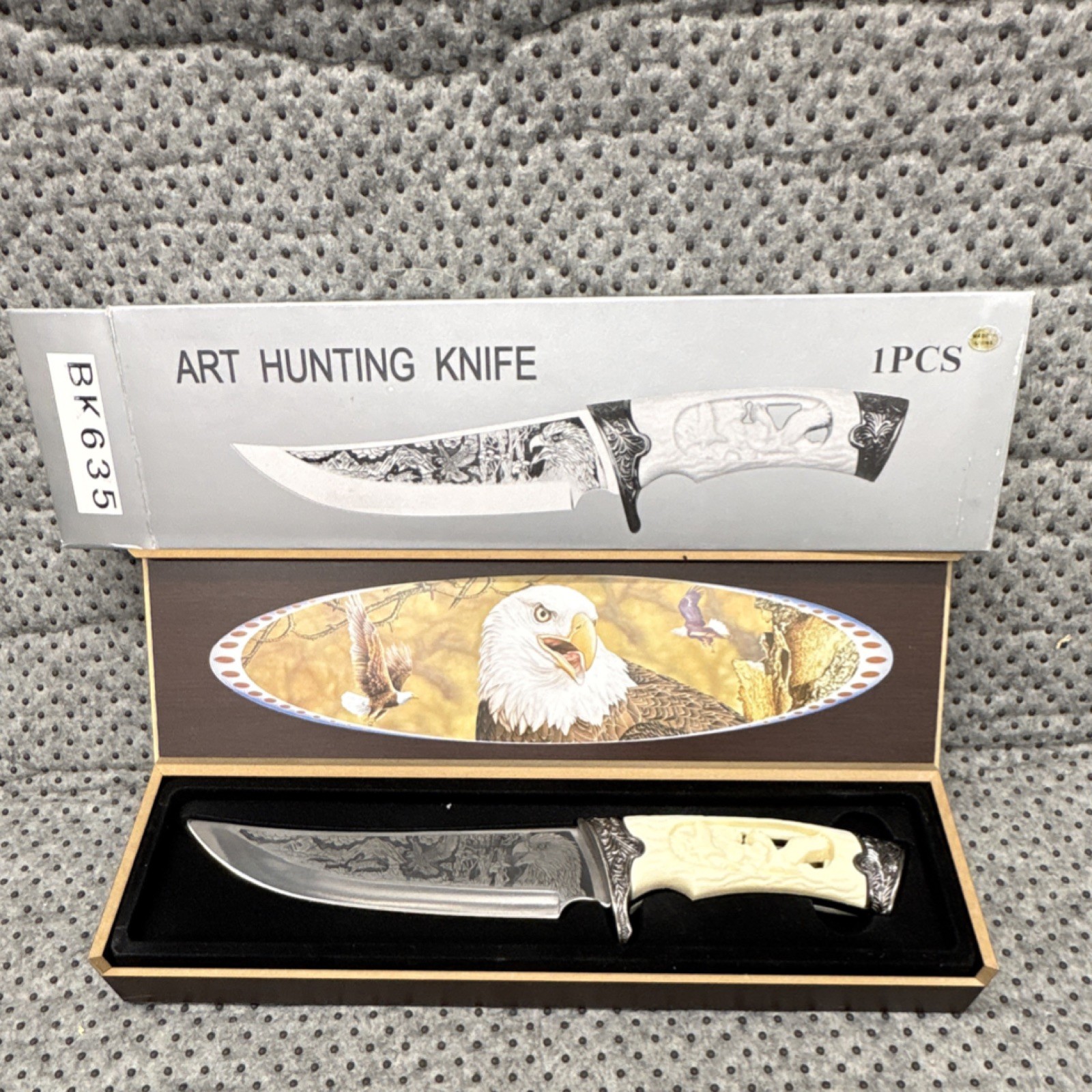 BK 635 Knife Stainless Steel Clip Point Plastic Handle Decorative Eagle Design