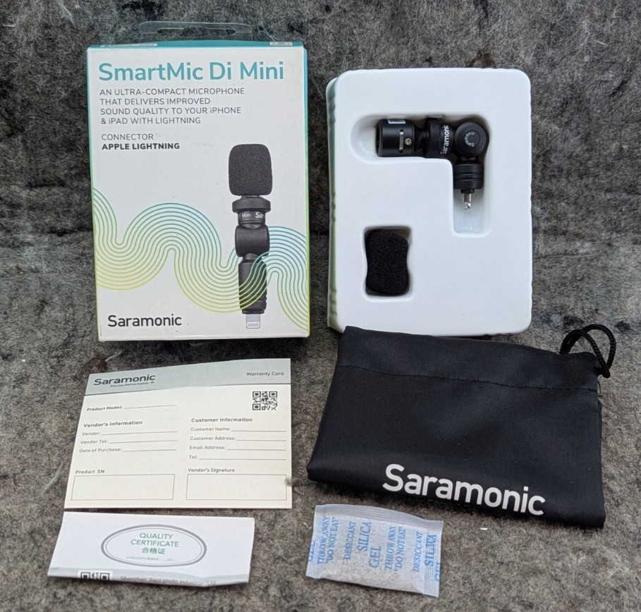 Saramonic Condenser Microphone with Lightning 4 iPhones & iPads SmartMicDiMini