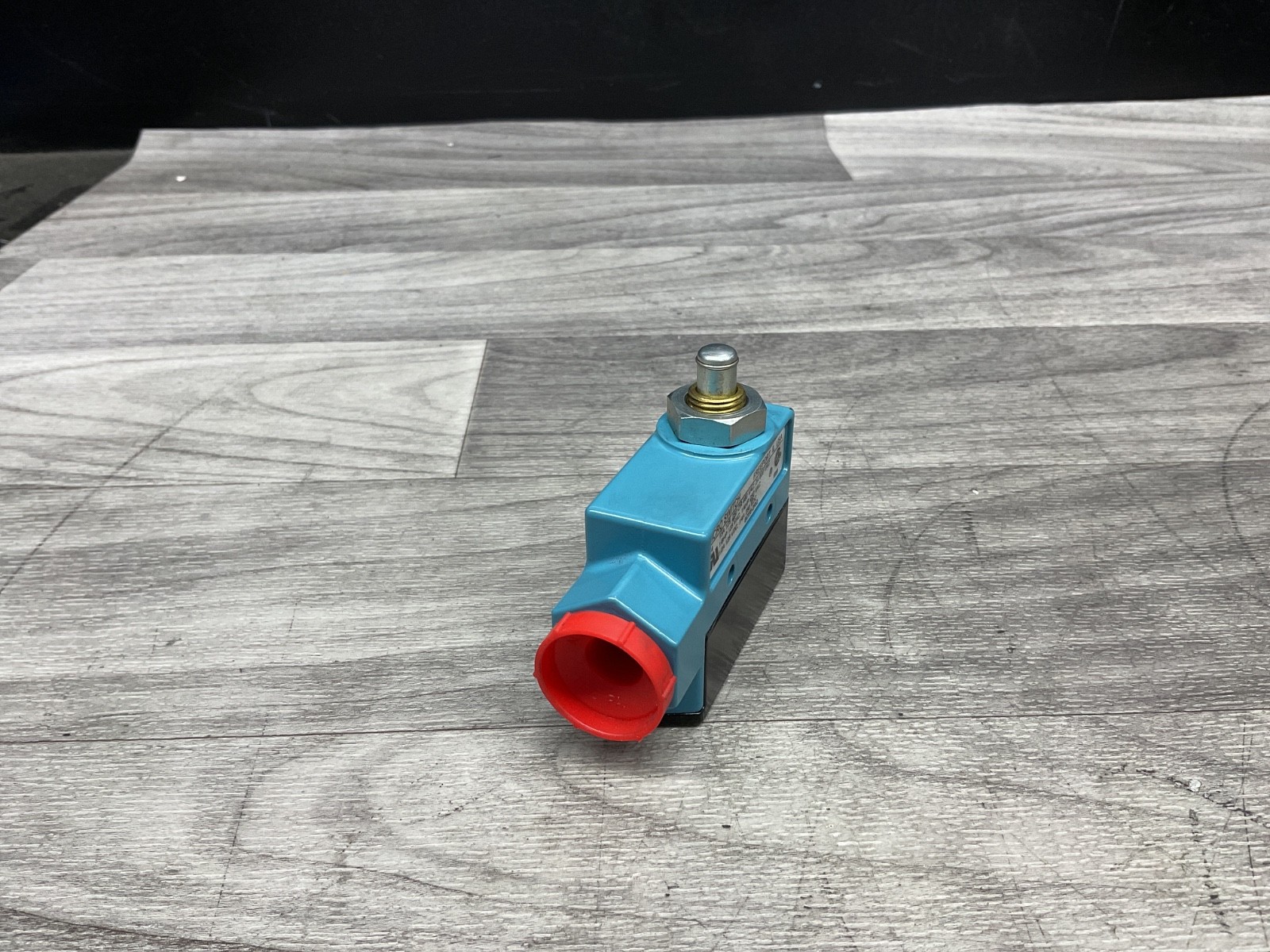 MICRO SWITCH IEC 60947-5-1 #301M111