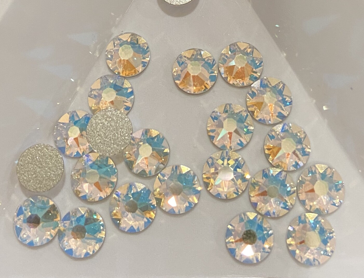 CRYSTAL SHIMMER CLEAR 16ss 4mm IHC 2088 Austrian Flatback Rhinestones 144 pcs
