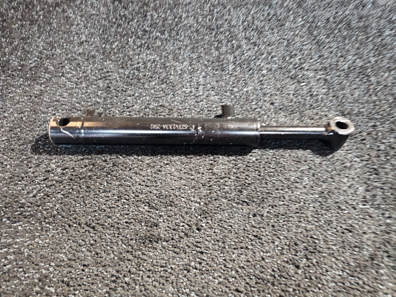 STEER CYLINDER ASSEMBLY 19" RETRACTED X 1.96" OD AZ-SZT42.3.3A-2502