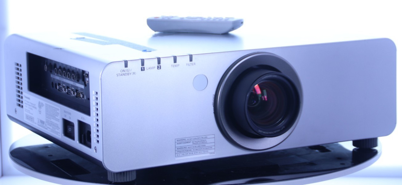 Panasonic PT-DW740US DLP Projector + Chief Ceiling Mount w/ Remote