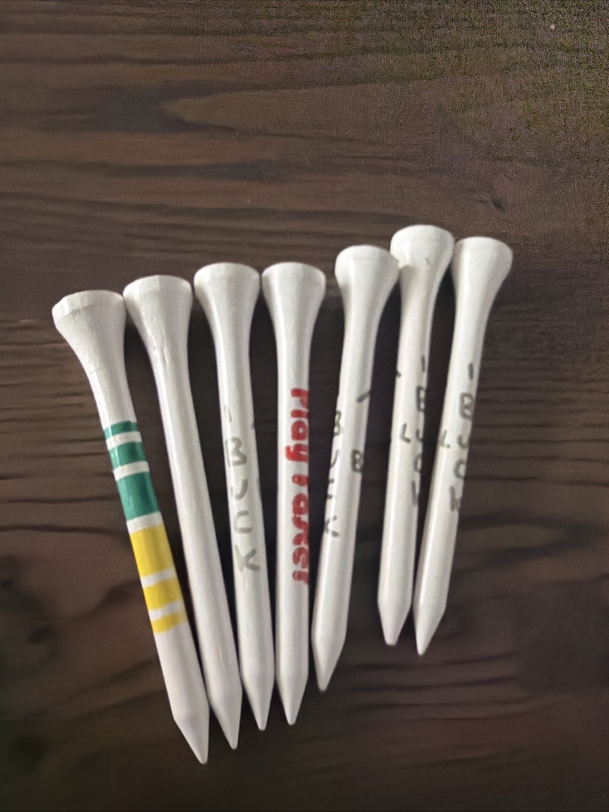 The Buck Club TBC White Wooden Tee Pegs (7 Tees)