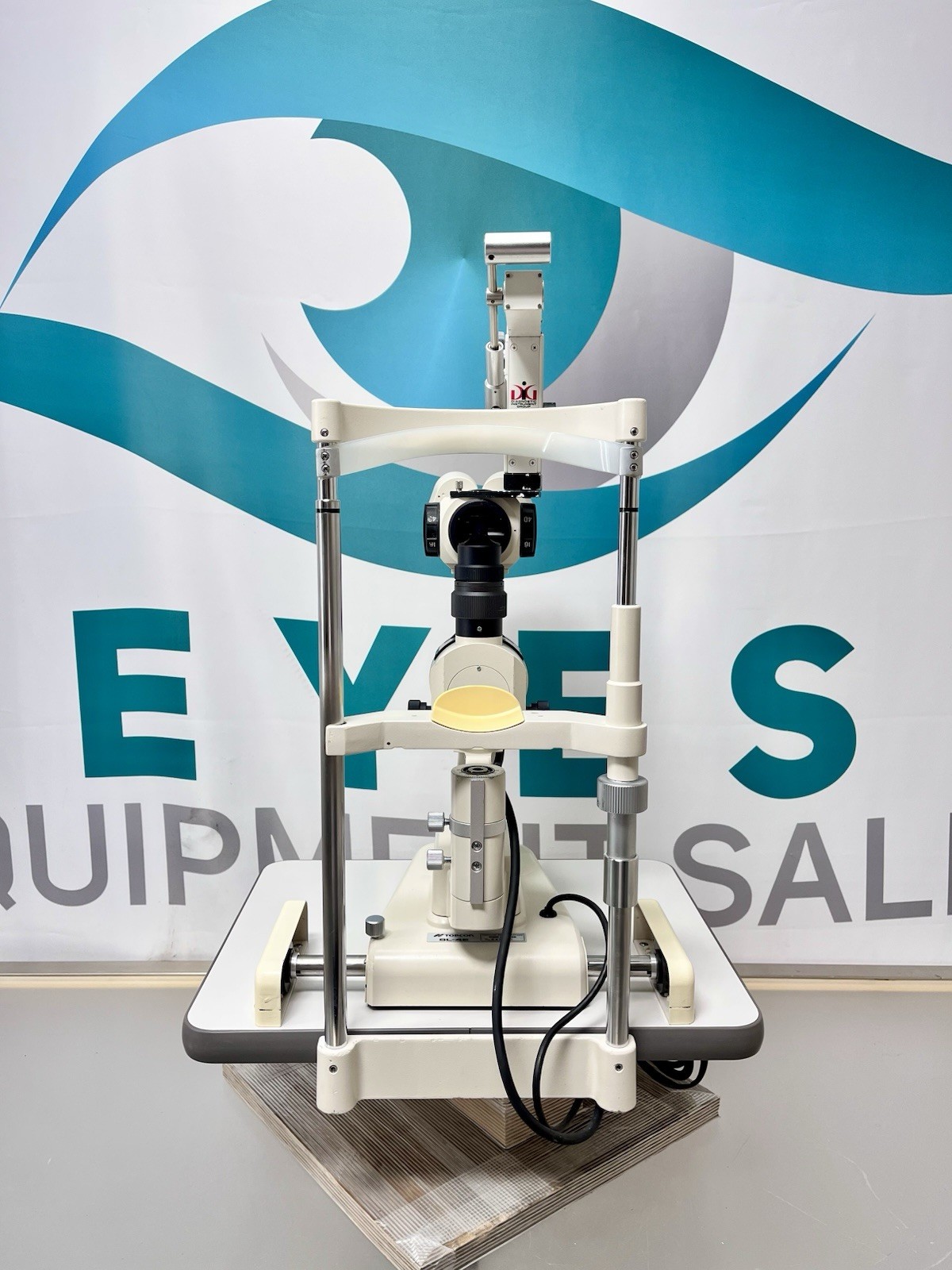 Topcon SL-4E Slit Lamp w/ CSO Z800 Tonometer