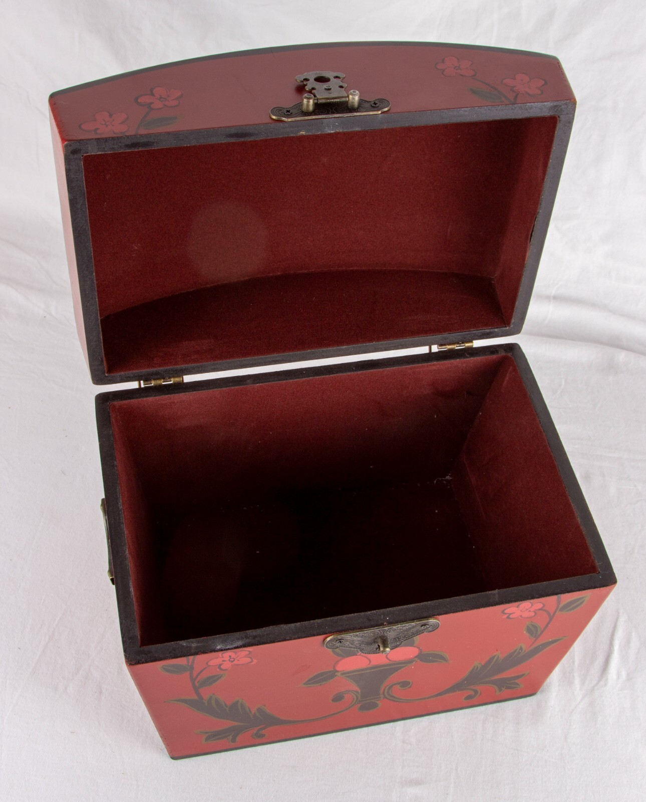 Red, Asian themed keepsake box, 11" x 8" x 7"
