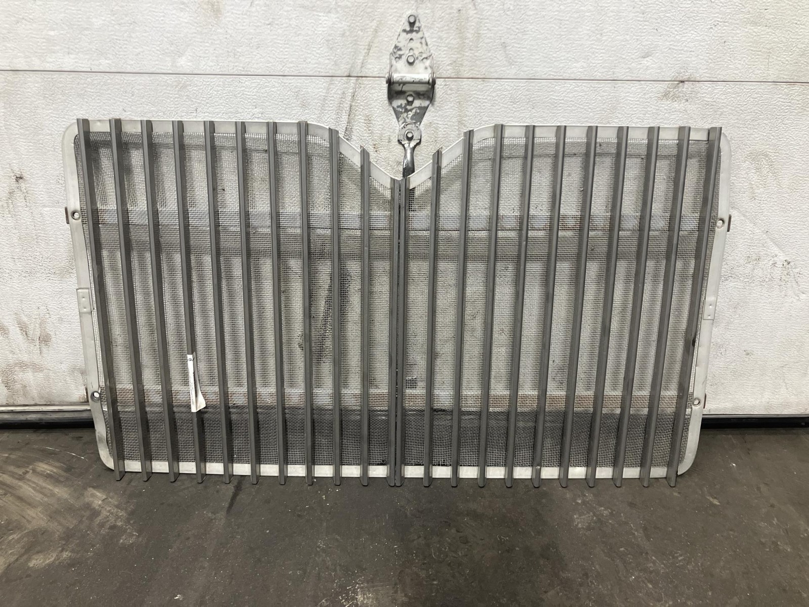 1997-2011 International 9400 Grille - Used