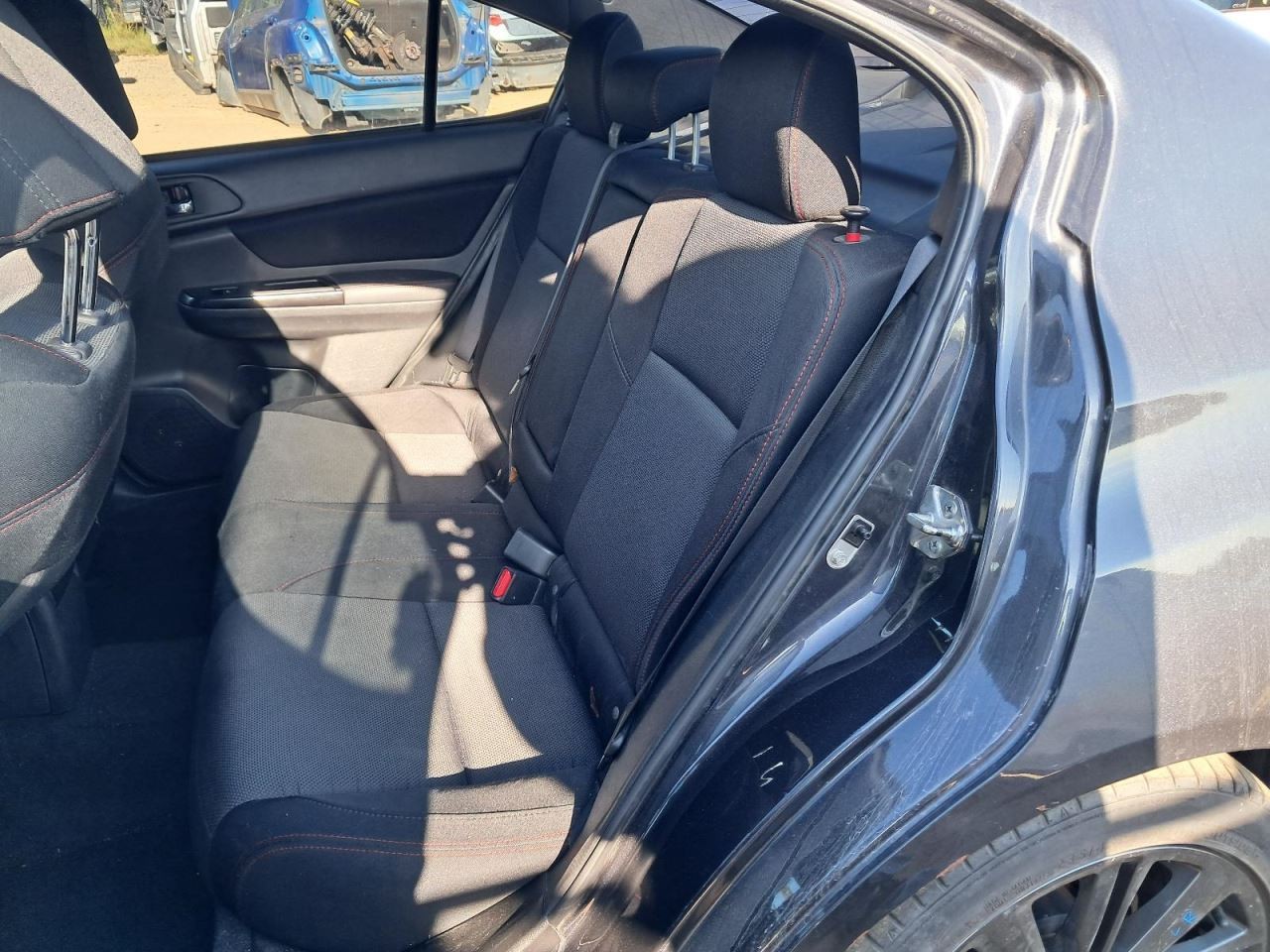 V60 2019 Glove Box 4785945
