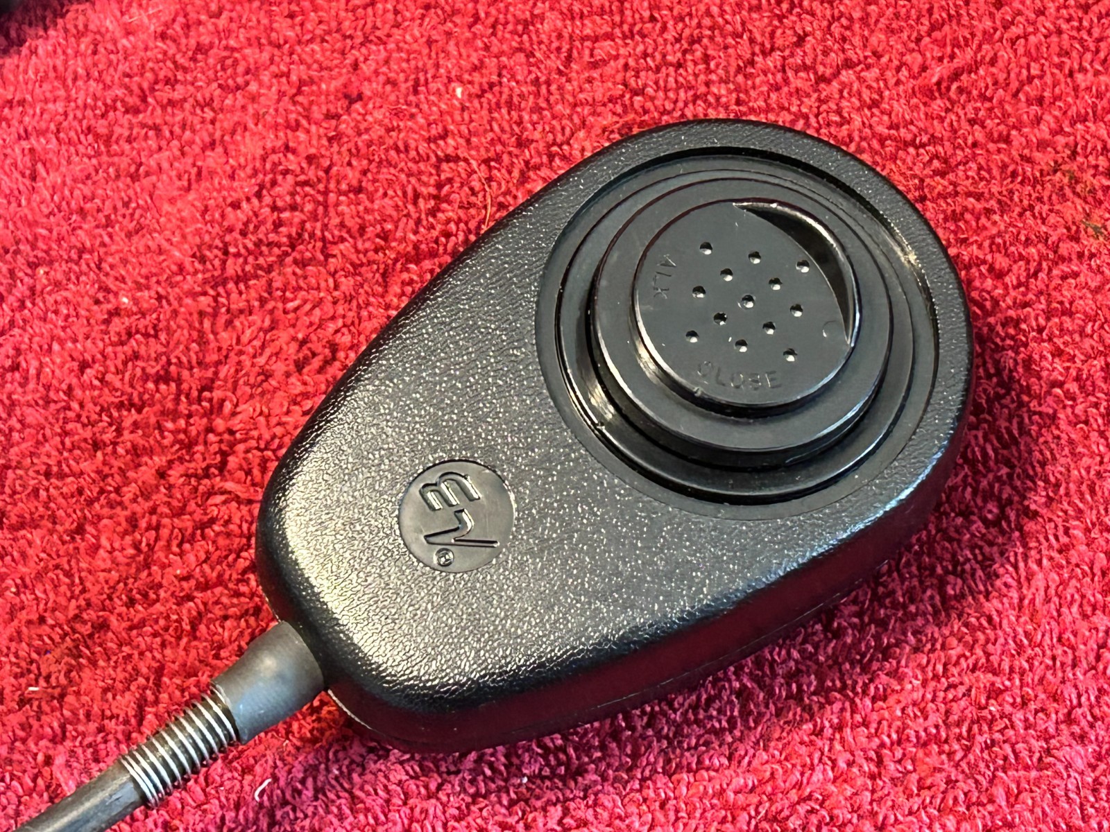 ELECTRO-VOICE MODEL 602T TRANSISTORIZED NOISE CANCELLING HANDHELD MICROPHONE