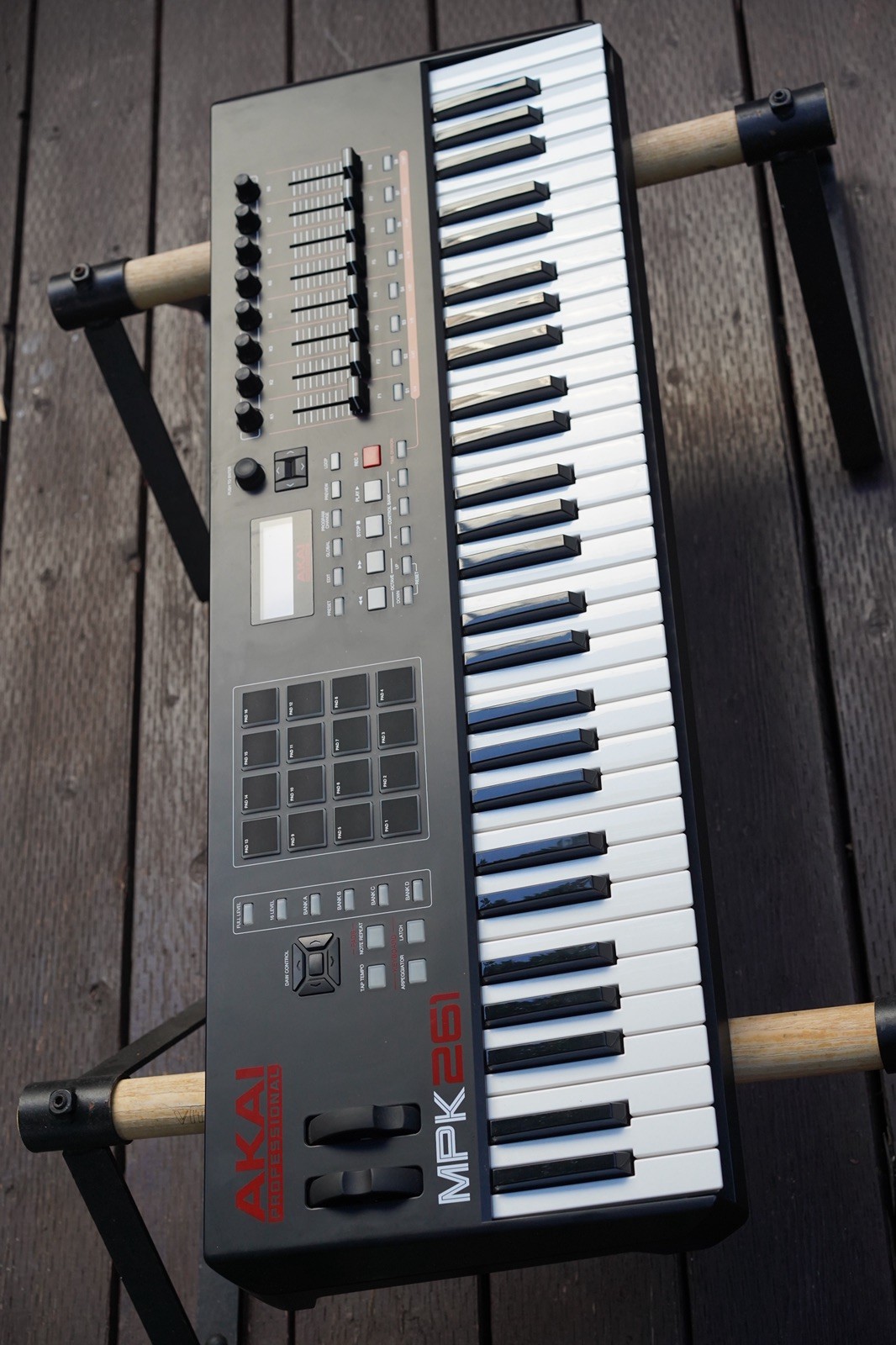 Akai MPK261 61Key MIDI Keyboard Controller-Mint Condition - Includes USB-C Cable