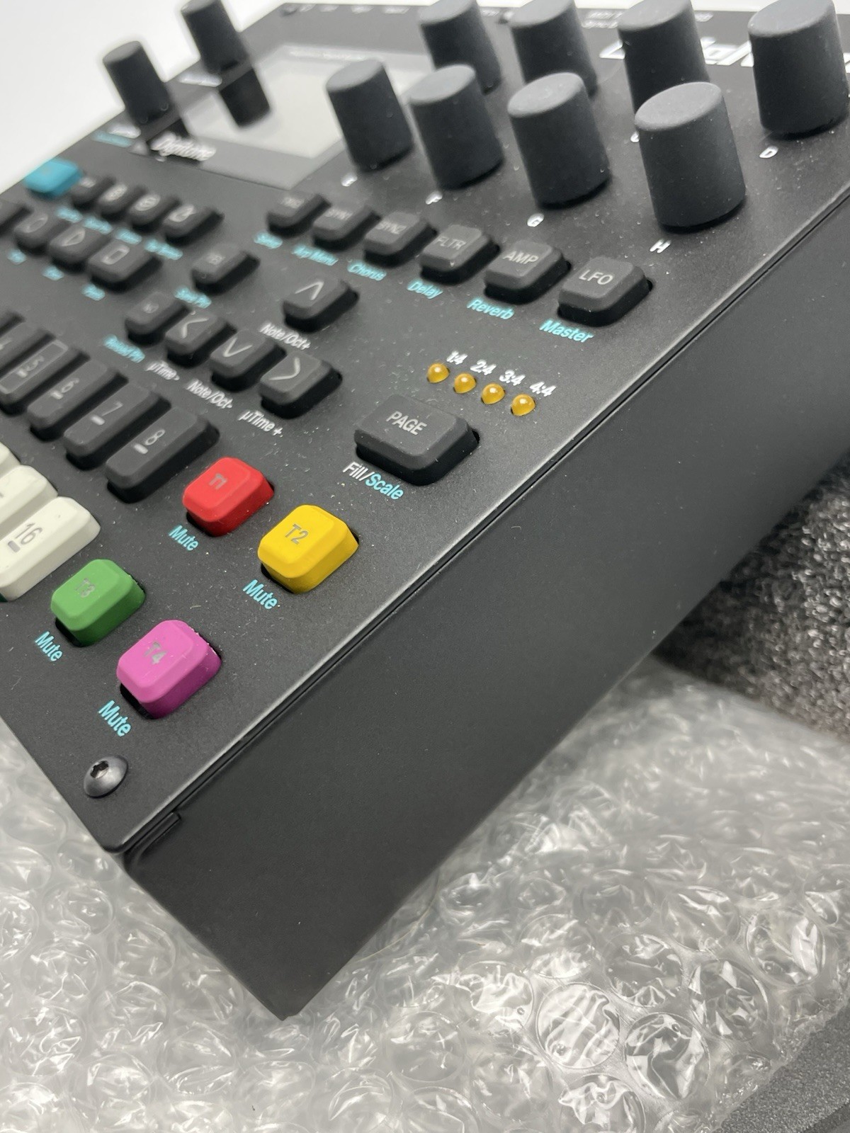 Elektron Digitone 8-voice Polyphonic Digital Synthesizer w/ Sequencer - MINT