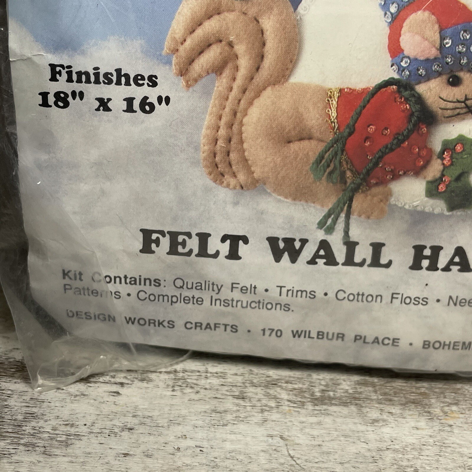Design Works Crafts Felt Wall Hanging Kit #5109 Frosty Snowman Finishes 18x16"