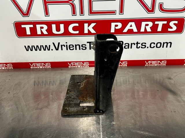 PETERBILT BRACKET-SUSPENSION UPPER RIGHT STL 29-03444