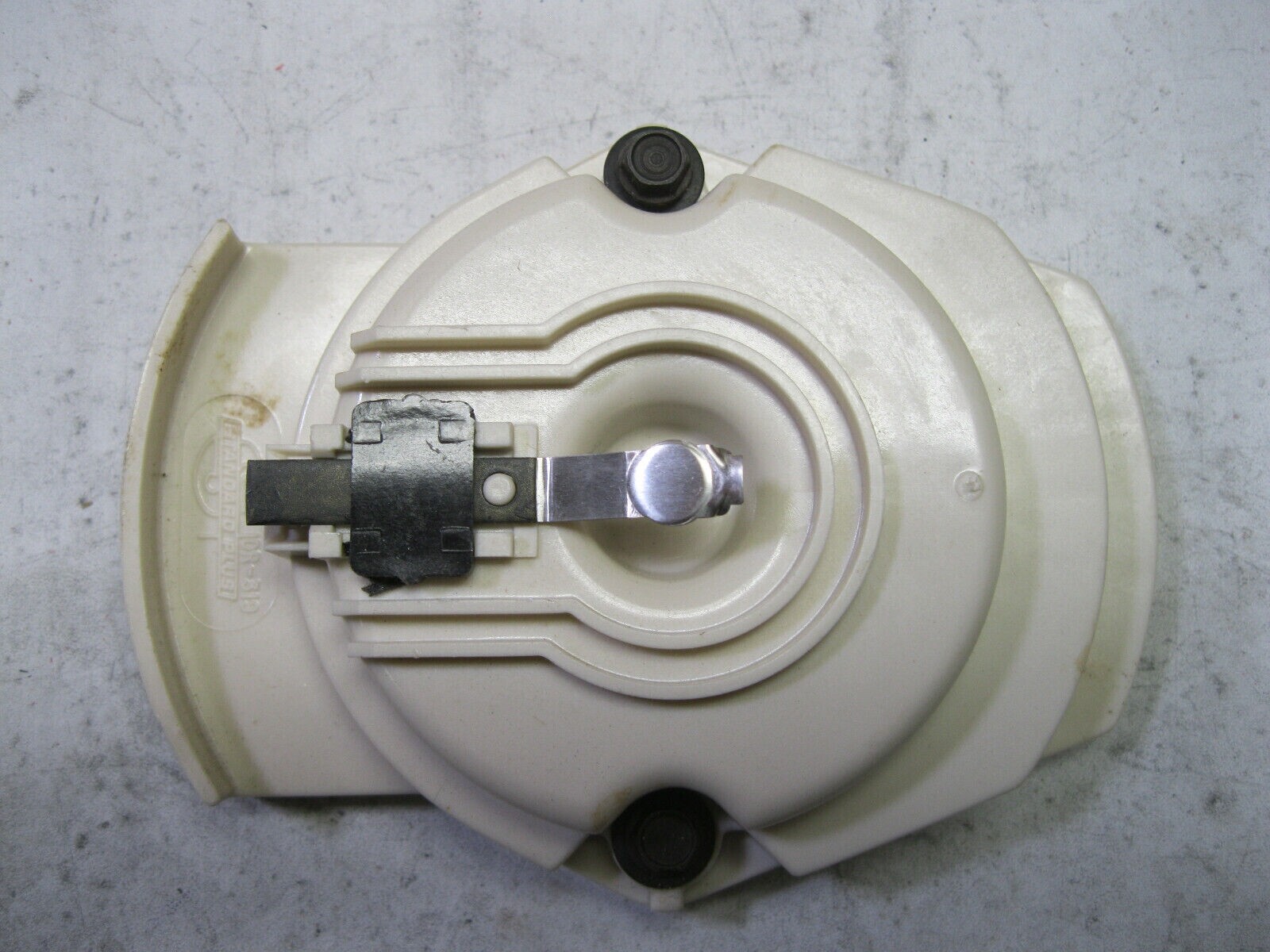 Distributor Rotor Standard DR319 (colors may vary)