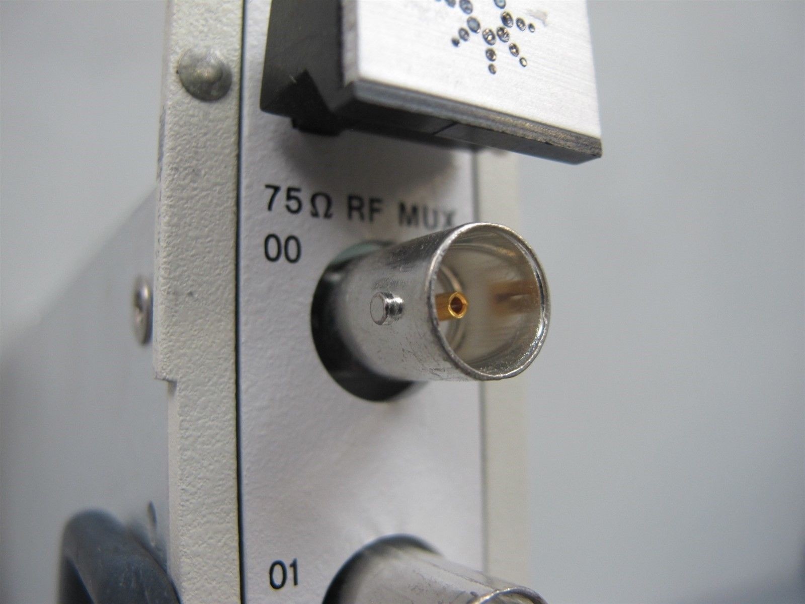 Agilent E1367A 75 ohm RF MUX VXI Module w/HP E1403B Adapter