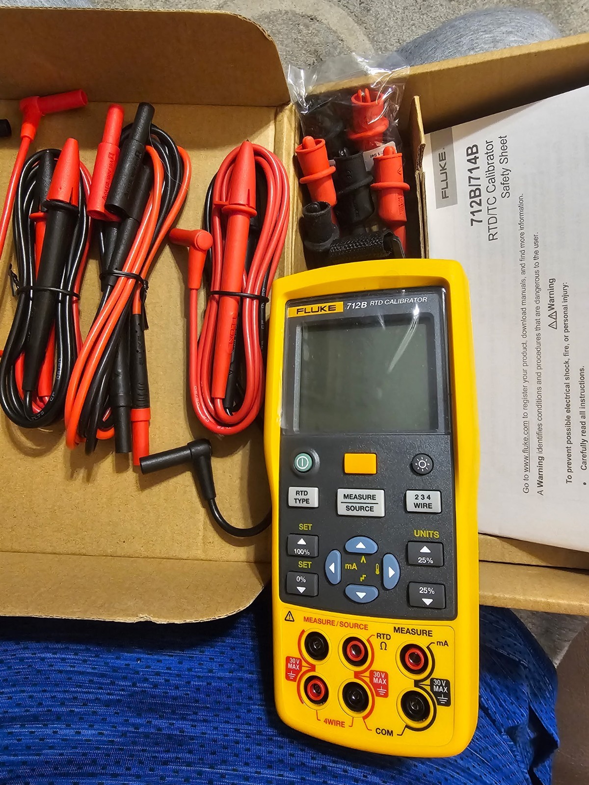 Fluke 712B RTD temperature calibrator