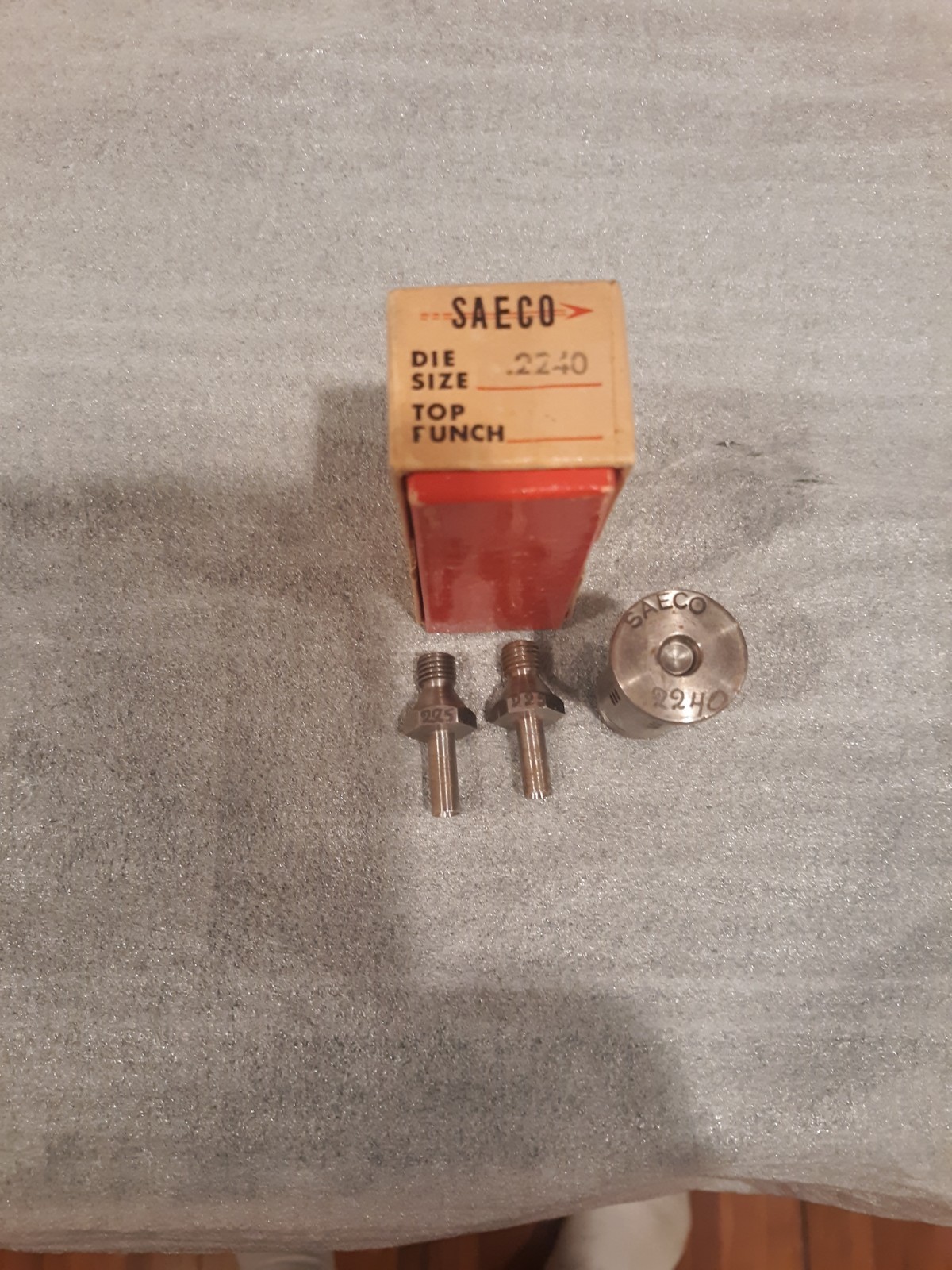 Saeco Lubri Seizing  Die .224 And Two Top Punches