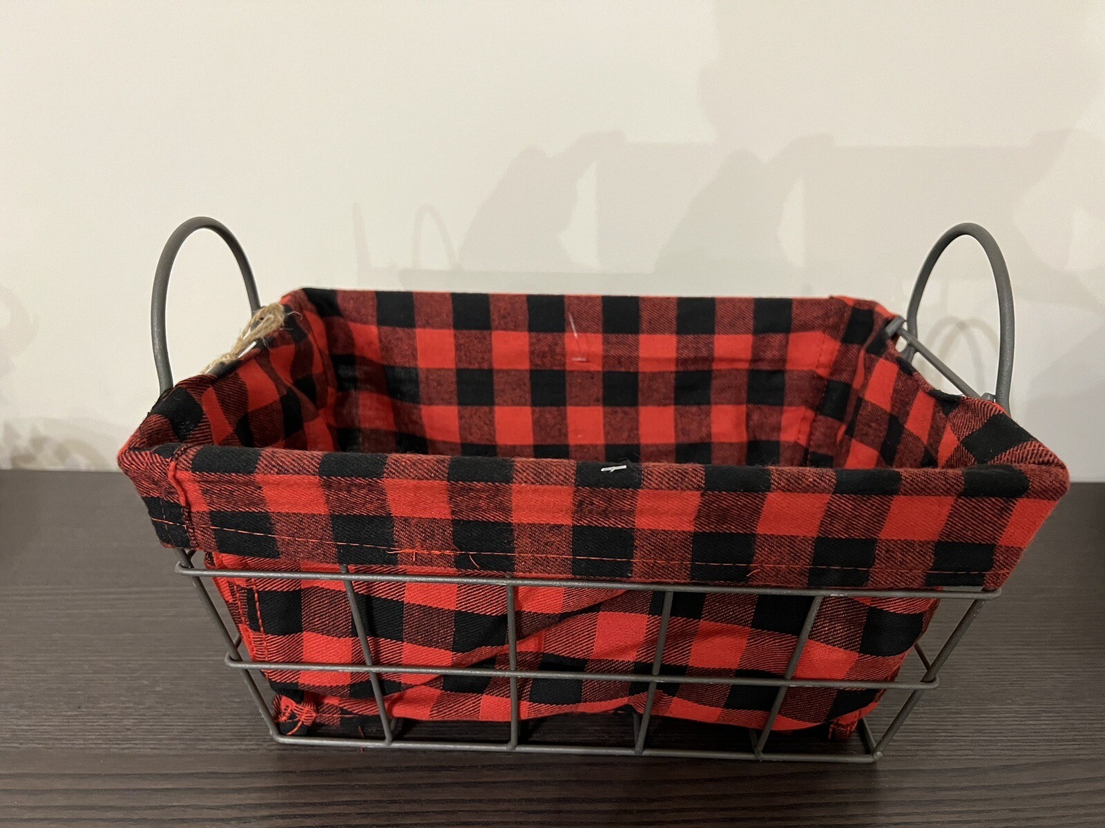 NEW LOVE PEACE JOY DECORATIVE CHRISTMAS HOLIDAY 12 X 8 METAL HANDLE LINED BASKET
