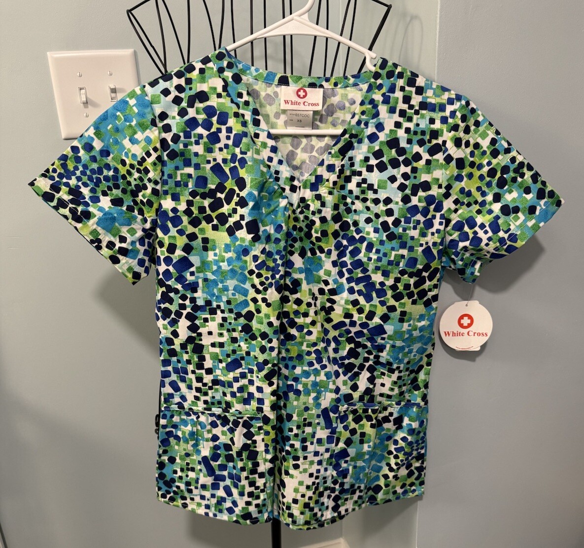 NEW White Cross Confetti Cool Women Scrub Top Extra Small XS Blue Green Shirt