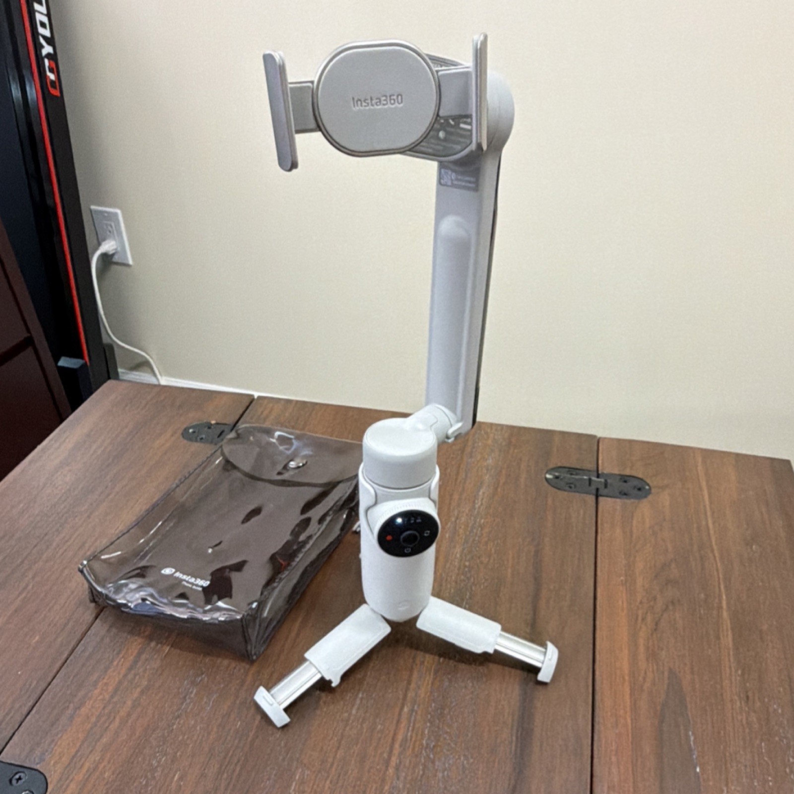Insta360 Flow Motorized Foldable Smartphone Gimbal Stabilizer