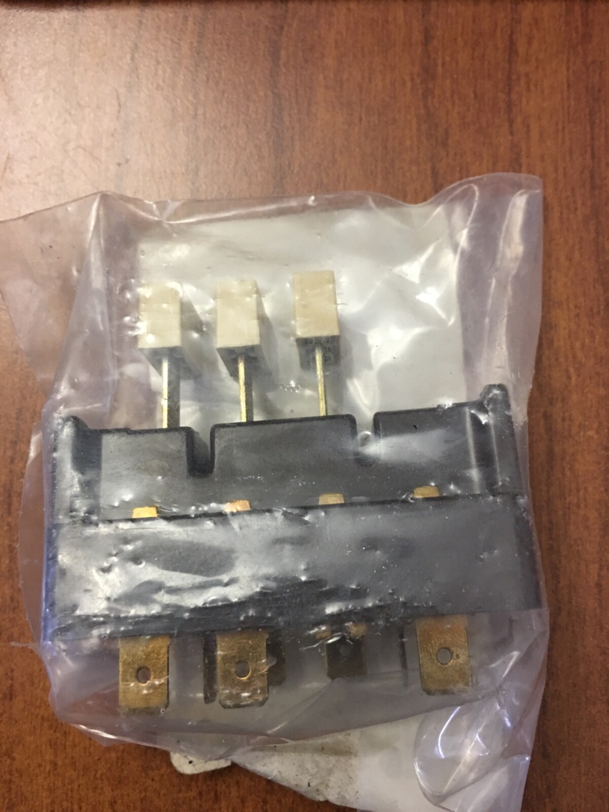 Daikin McQuay 4EAL8735 Switch 3-Push Button