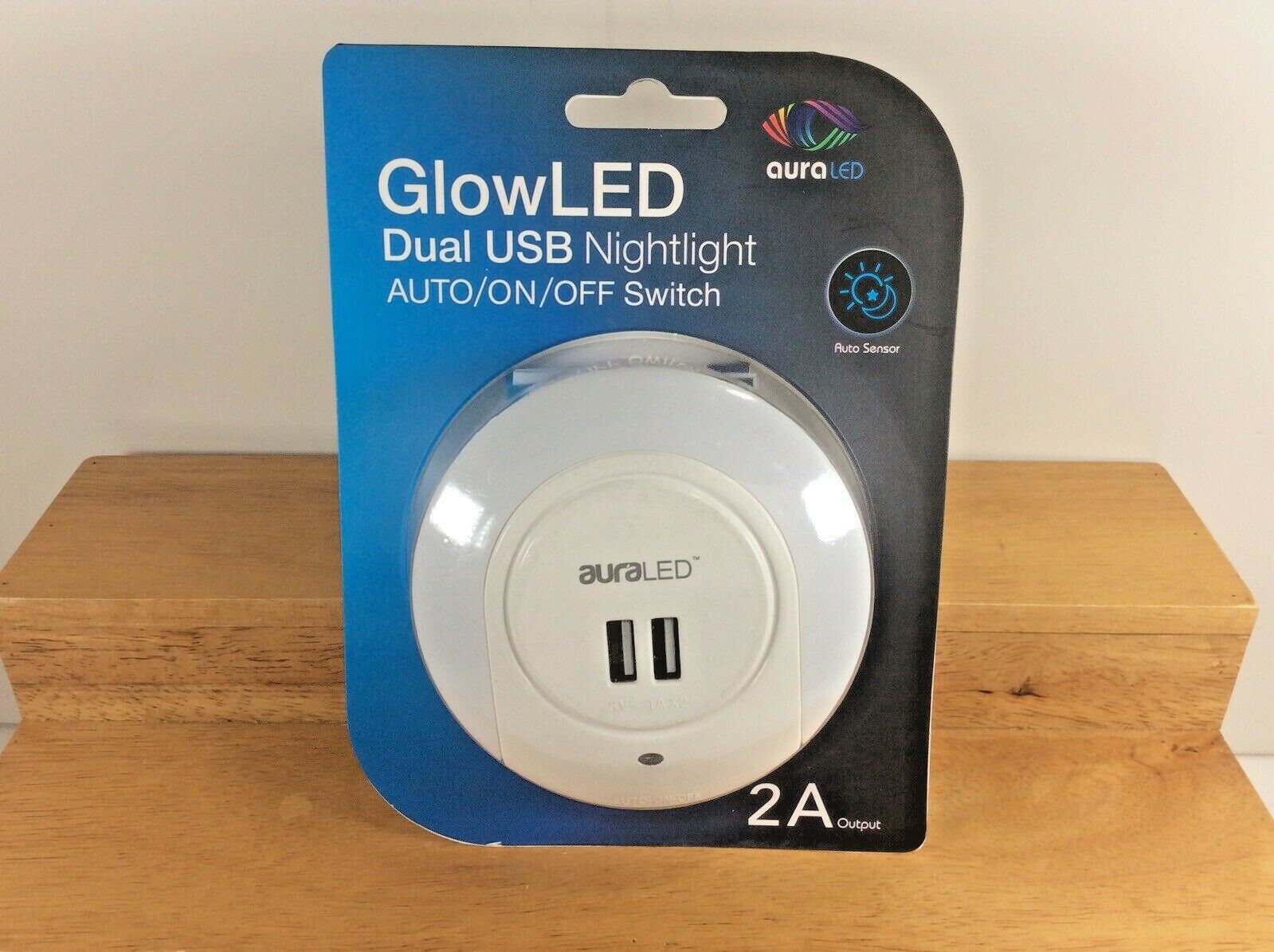 New Aura LED Dual USB Night Light w Auto Sensor  Universal Compatibility