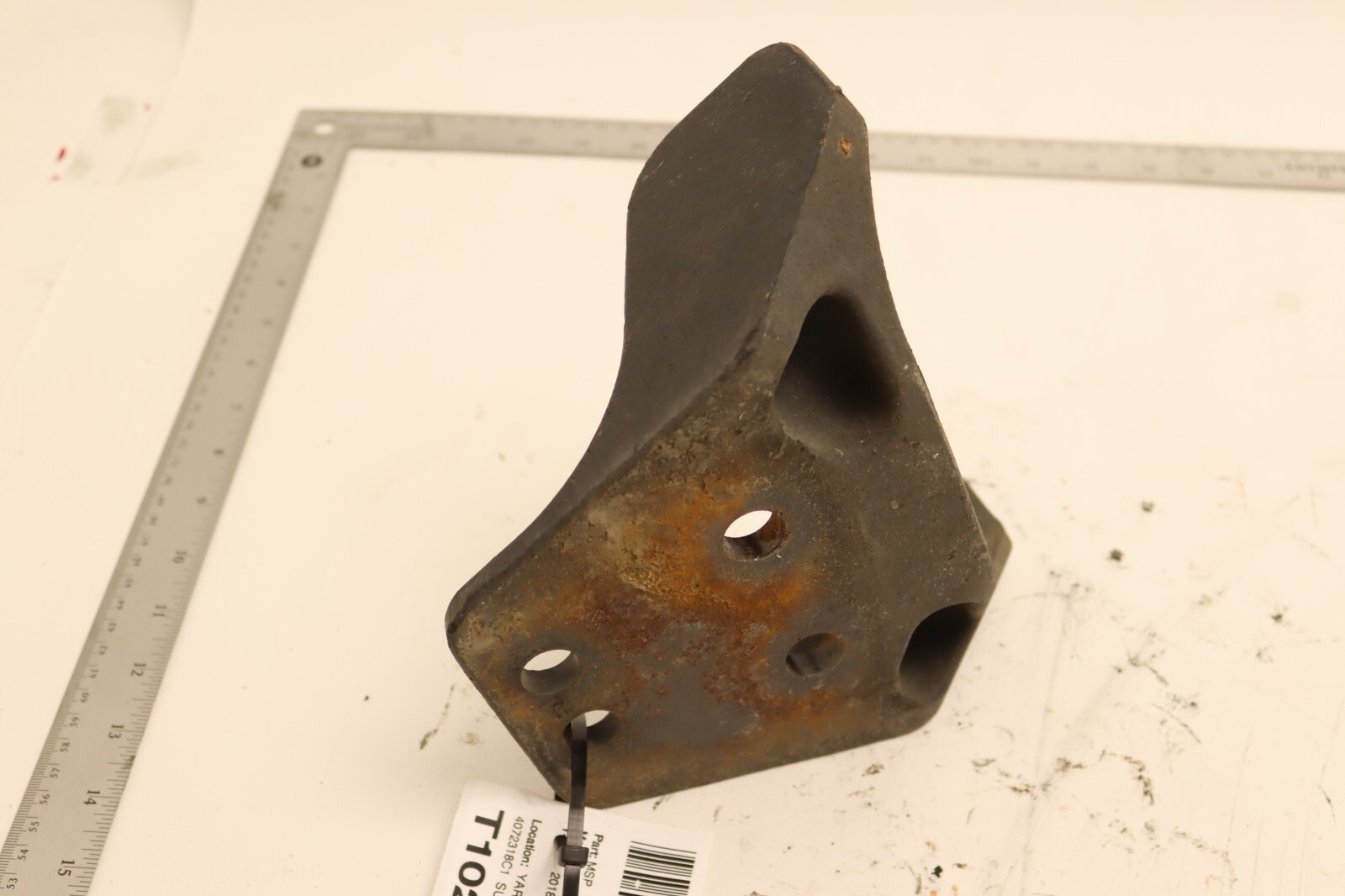 2017-2024 INTERNATIONAL LT625 SUPPORT BUMP STOP BRACKET MOUNT 4072318C1 OEM