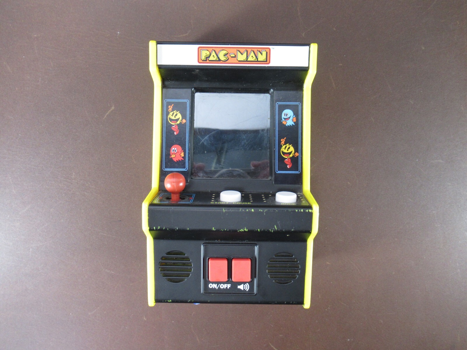 Tiny Arcade Pac-Man Miniature Game Multicolor - Item Number 09562, (R FD)