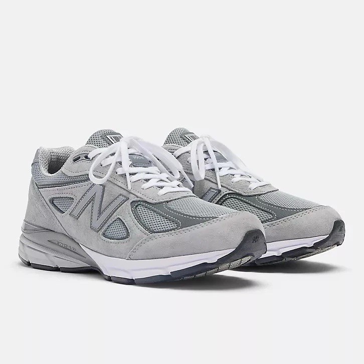 Men / GS New Balance 990 v4 Grey Silver Sneakers U990GR4 /GC990GR4