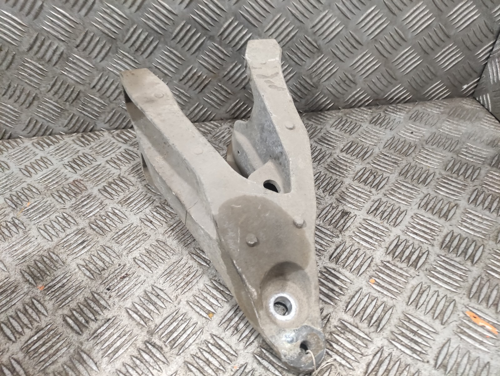 VW Transporter T5.1 Engine Mount Rear 7E0199370 D320