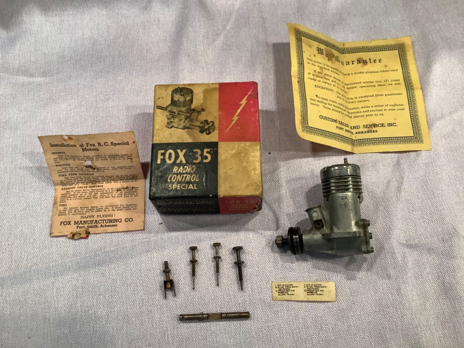 FOX 35 RADIO CONTROL SPECIAL AIRPLANE ENGINE, w/ EXTRA PIECES AND ORIGINAL BOX