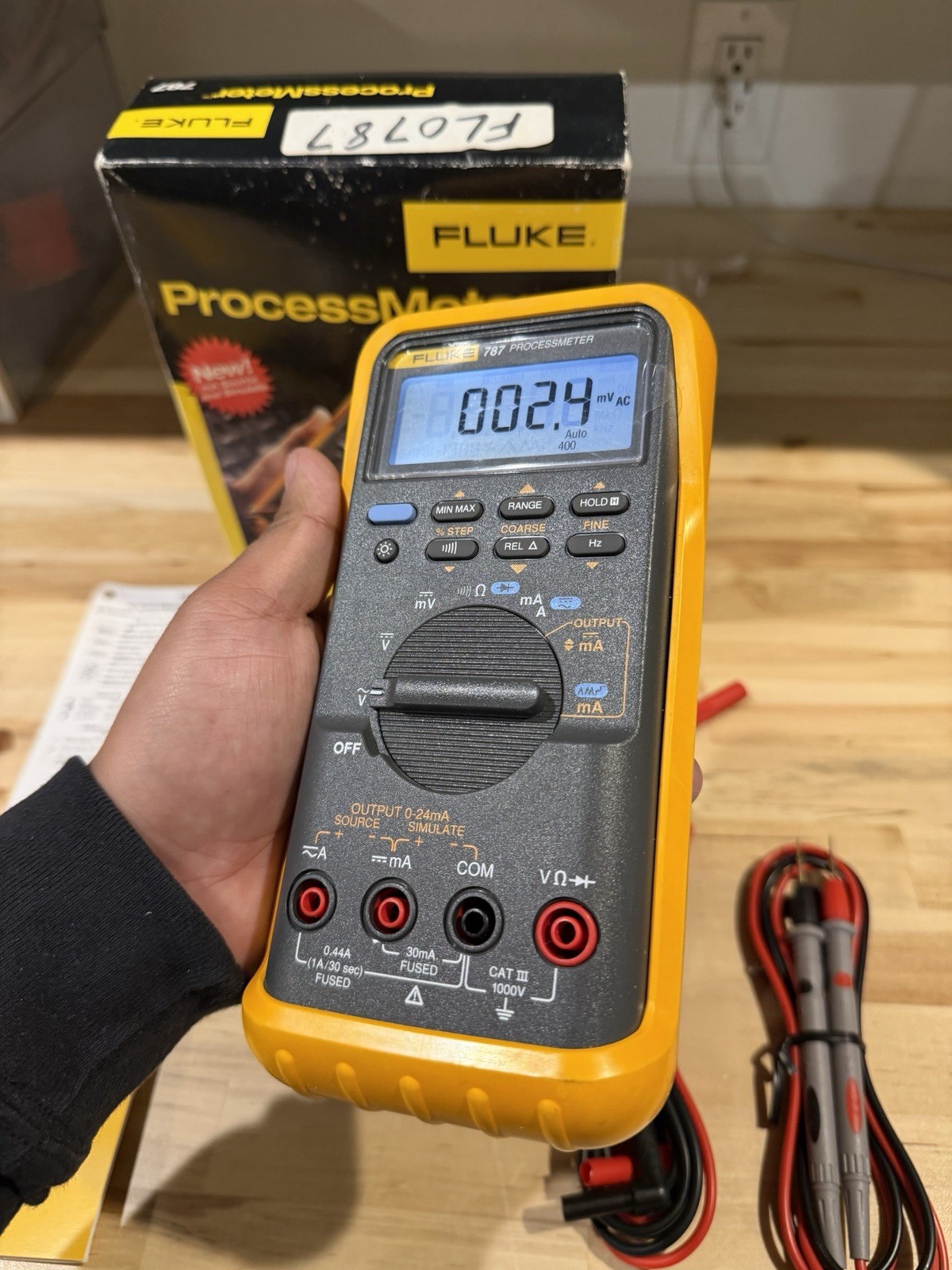 FLUKE 787 PROCESSMETER SHIPS FAST - FREE SHIPPING RARE