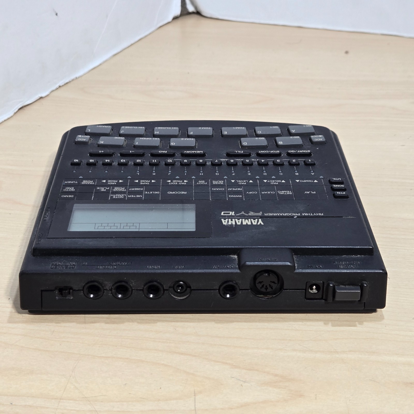Yamaha RY10 Rhythm Programmer drum machine