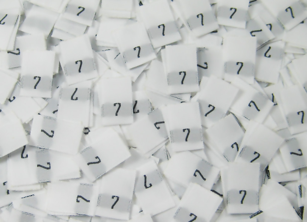500 PCS WHITE SEW TAFFETA WOVEN CLOTHING NUMBER SIZE TAG LABEL - SIZE 7 - SEVEN