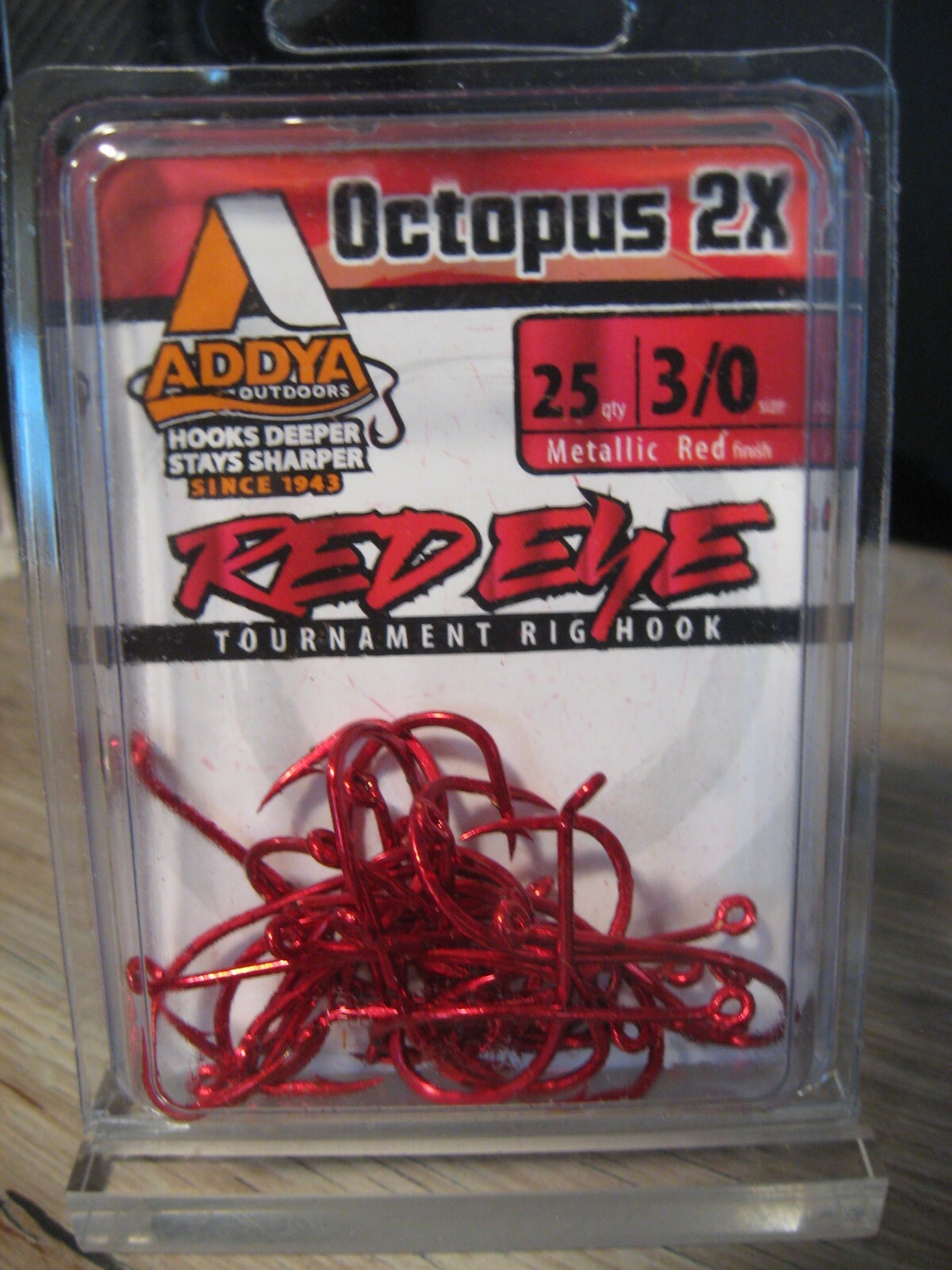25 Addya Octopus Red Eye Bait Fish Hooks 2X / A605-R Metallic Red Size 3/0