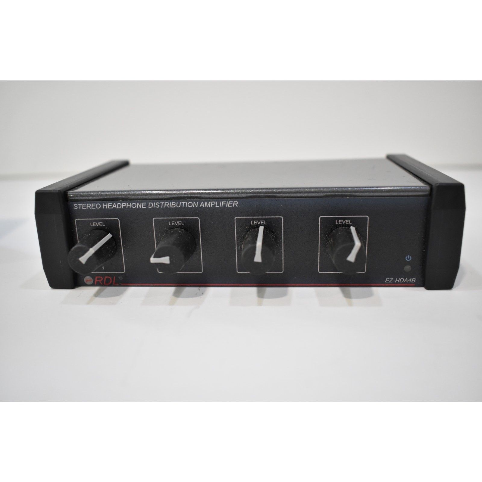 RDL EZ-HDA4B Stereo Headphone Distribution Amplifier Rear-Panel Outputs