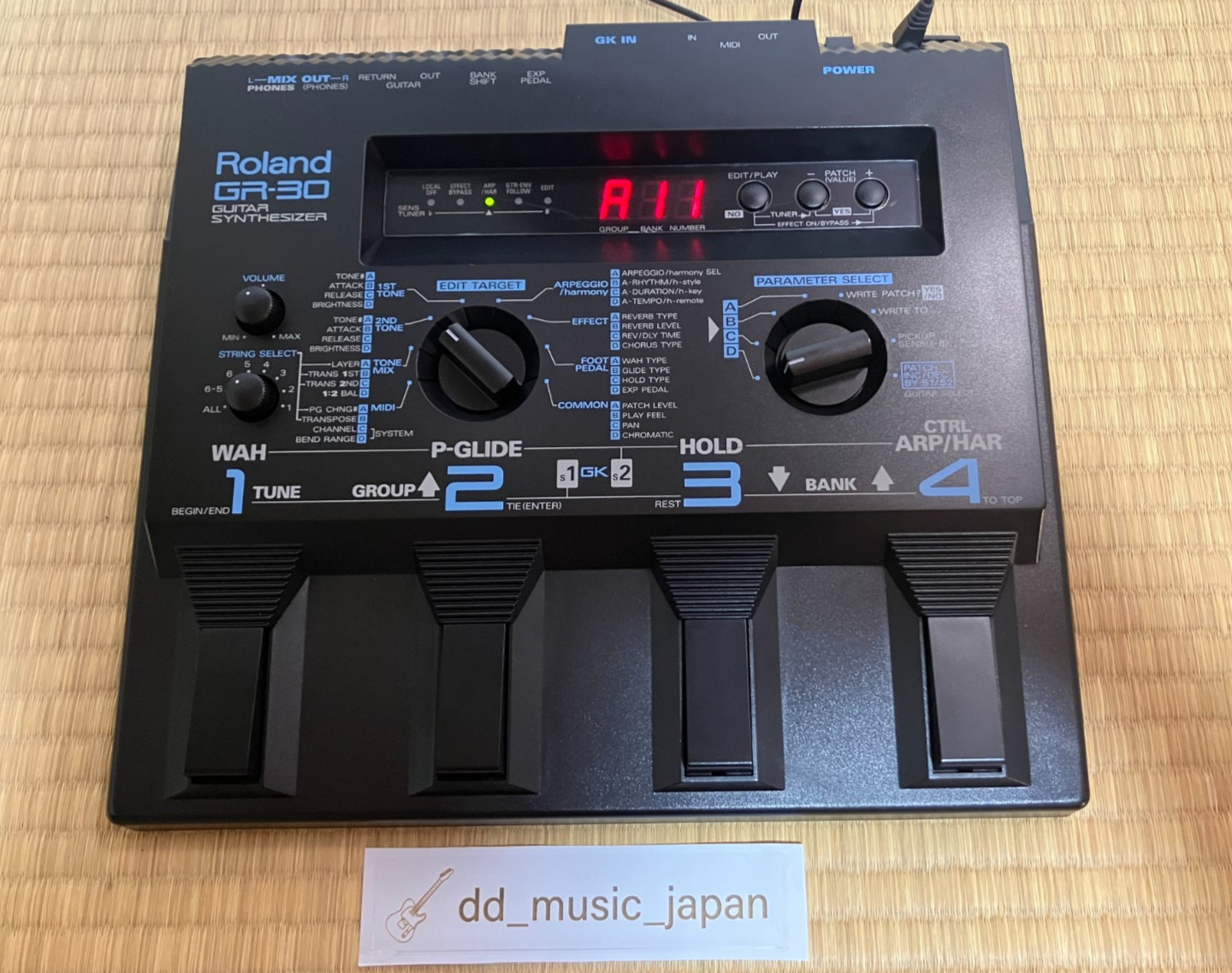 Roland GR-30 Guitar synthesizer Multi Effects GR30 Tested Used Japan