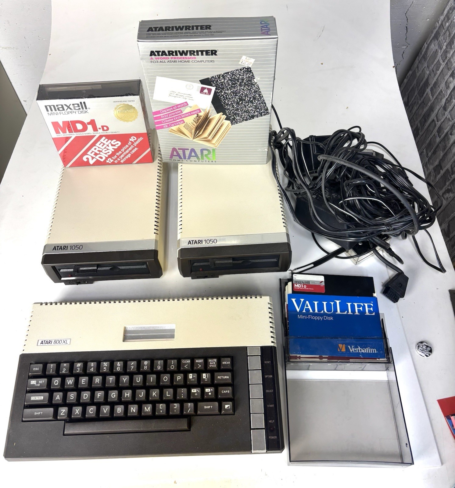 ATARI 800XL Complete 2 Drives Cables Disks Documents Amazing   1980’s Computer