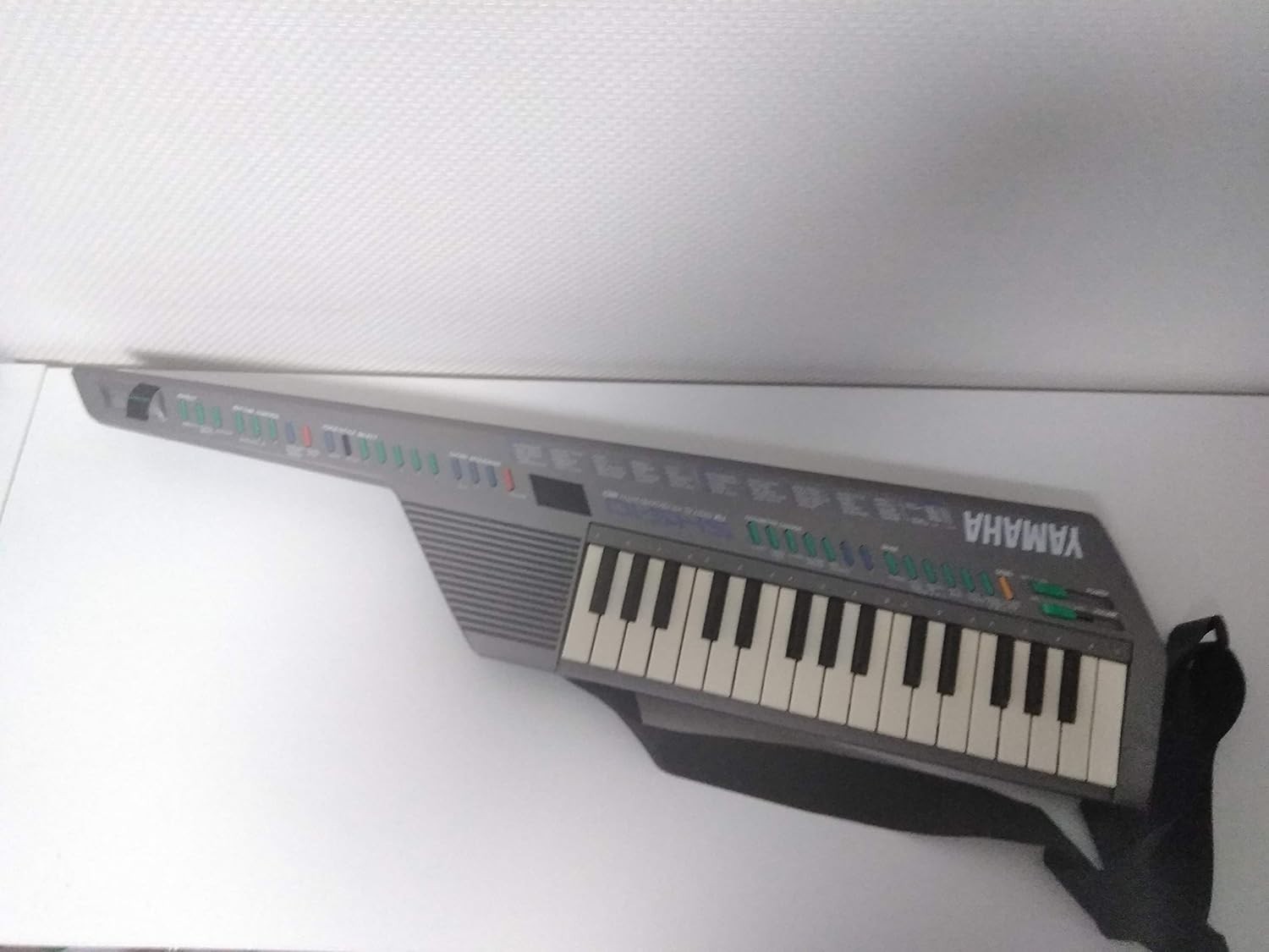 YAMAHA SHS-10 Silver FM Synthesizer Keyboard SHS10 Shoulder Keyboard Keytar