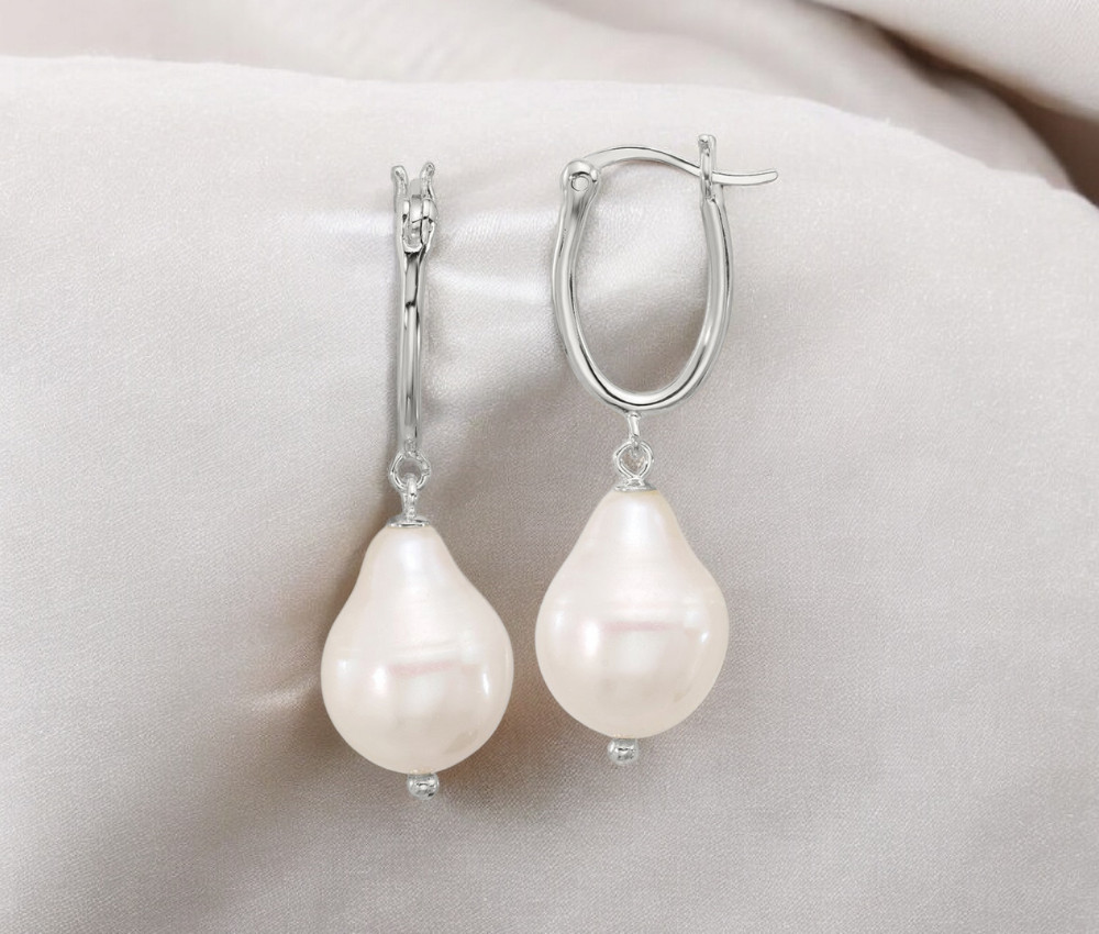 925 Sterling Silver Polished Teardrop Freshwater Cultured Pearl Hoop Earrings