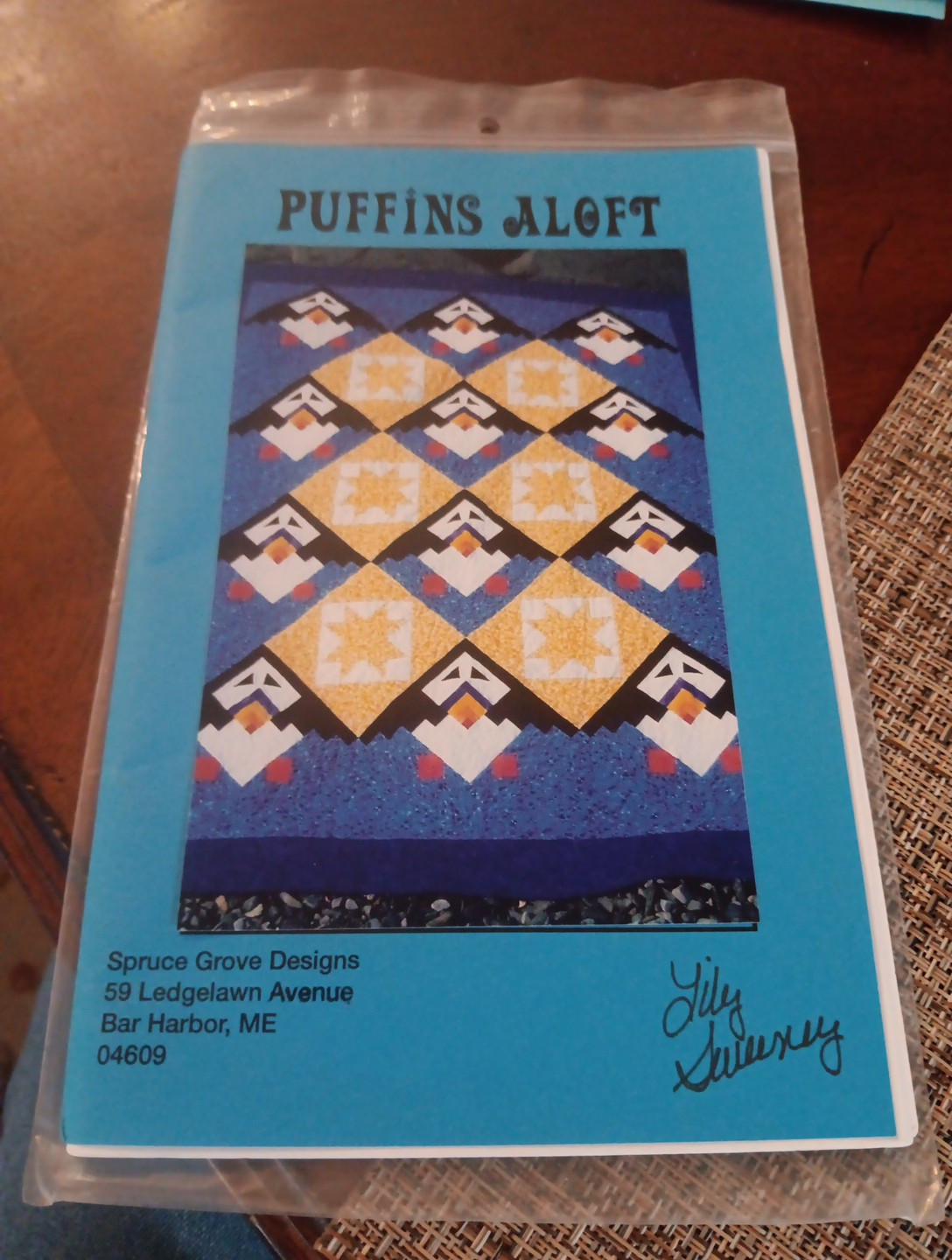 SPRUCE GROVE DESIGNS Quilt Pattern - PUFFINS ALOFT - 59" x 76" NEW UNCUT