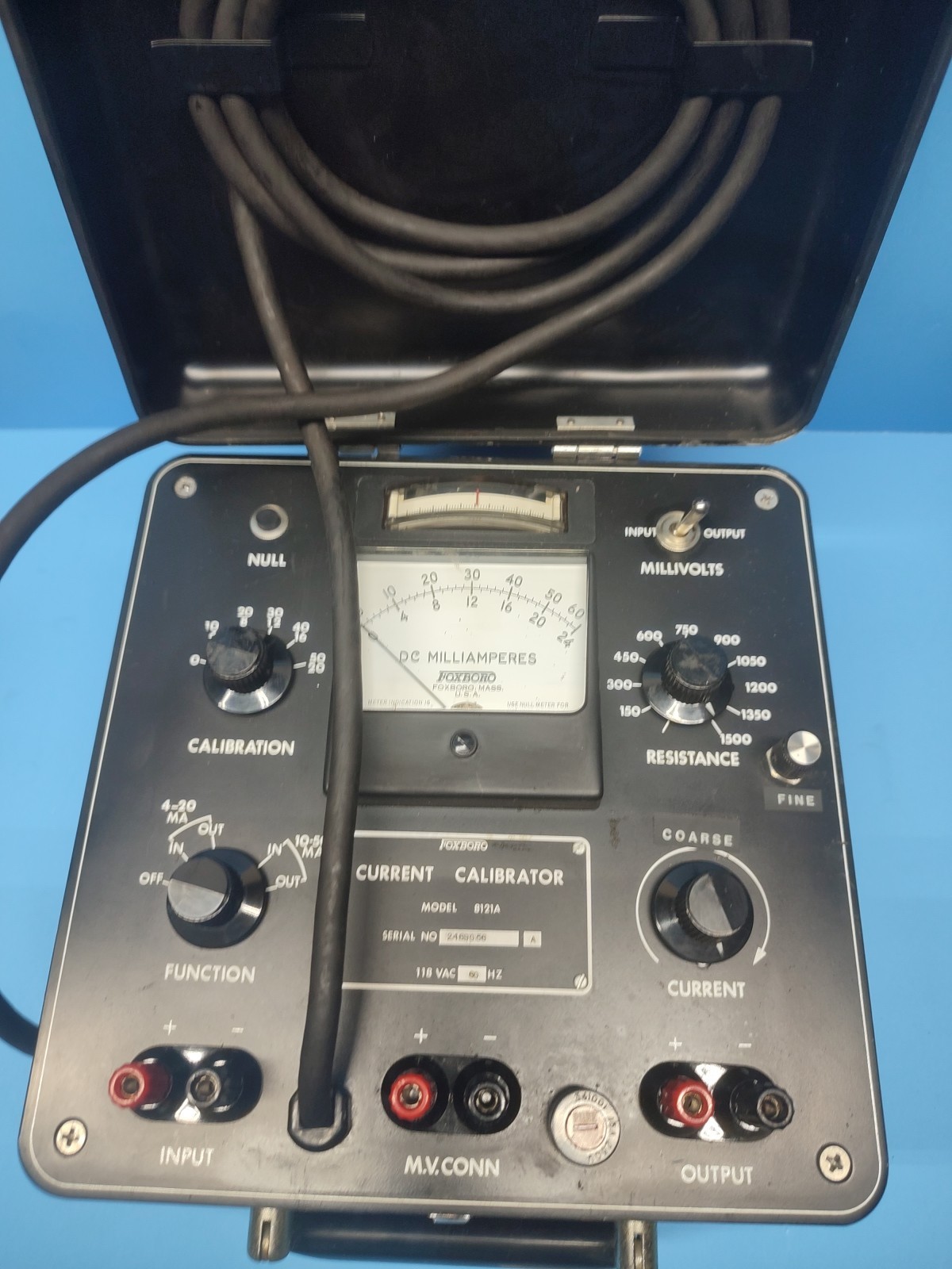 Foxboro Current Calibrator 118VAC, 25A, 8121A