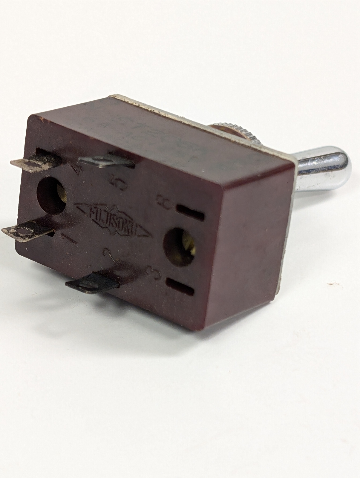 FUJISOKU DPST TOGGLE SWITCH 6AMPS@125VAC