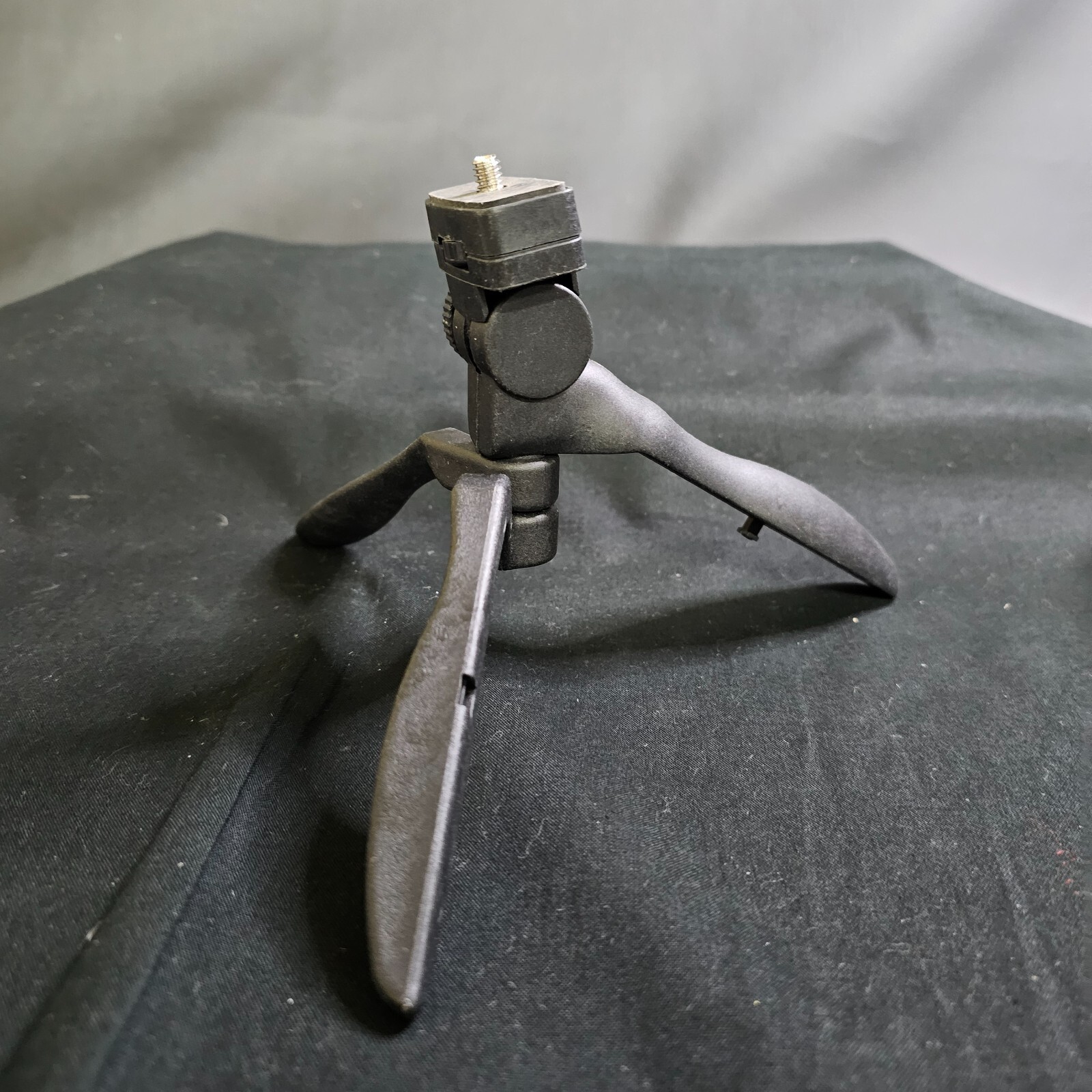 Mini Tripod From Table for Pavotube 6C II Fully Collapsible