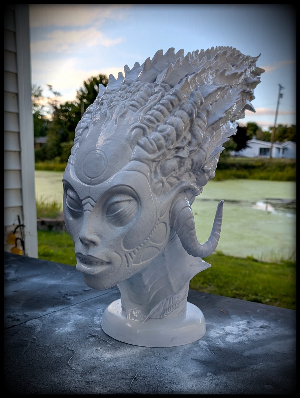 Species Sil Alien Head Bust Prop Replica 1.1 Scale Un Finished Kit