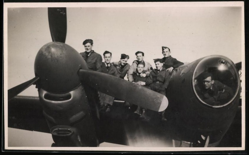 Photography Politen And Crew On The English Fighter Plane