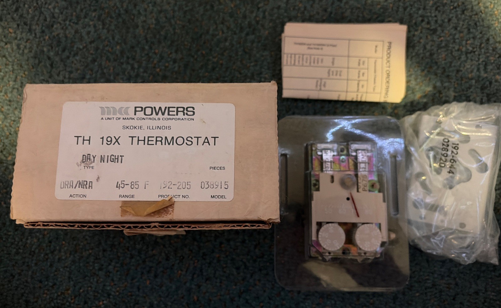 NEW IN BOX POWERS THERMOSTAT TH 19X FREE ENERGY BAND  028606 45-85F (WL26-2)