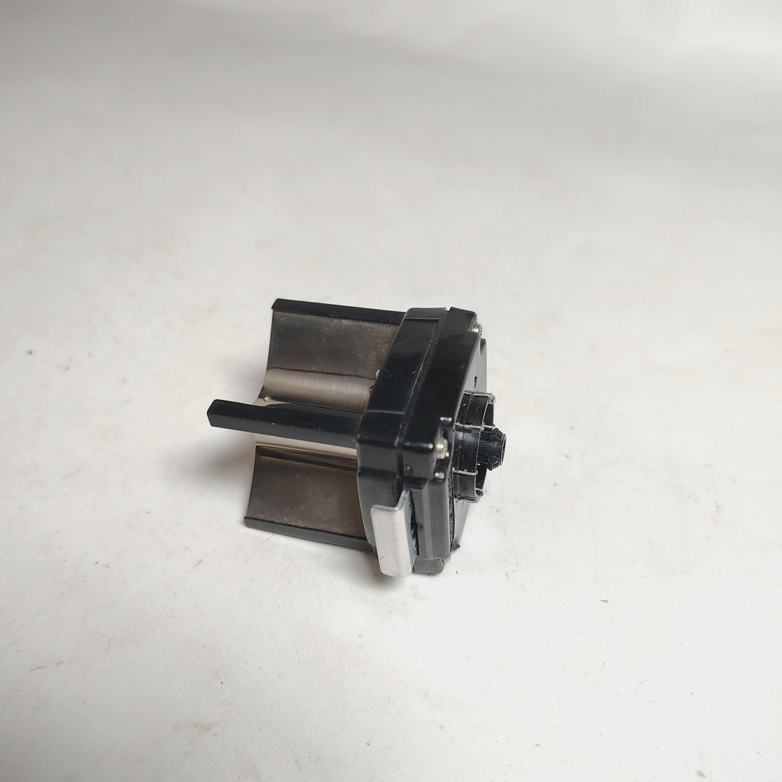 FLASH CUBE TO AGI BULB ADAPTER