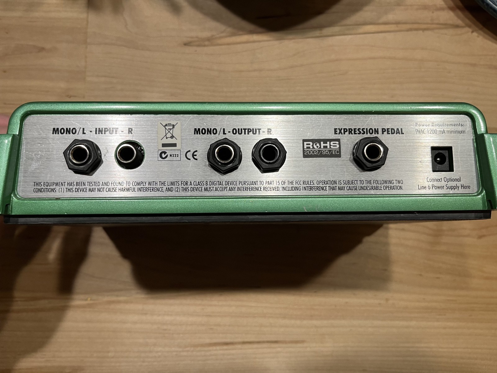 Line 6 DL4 Delay Model Looper Guitar Effects Pedal with power Supply
