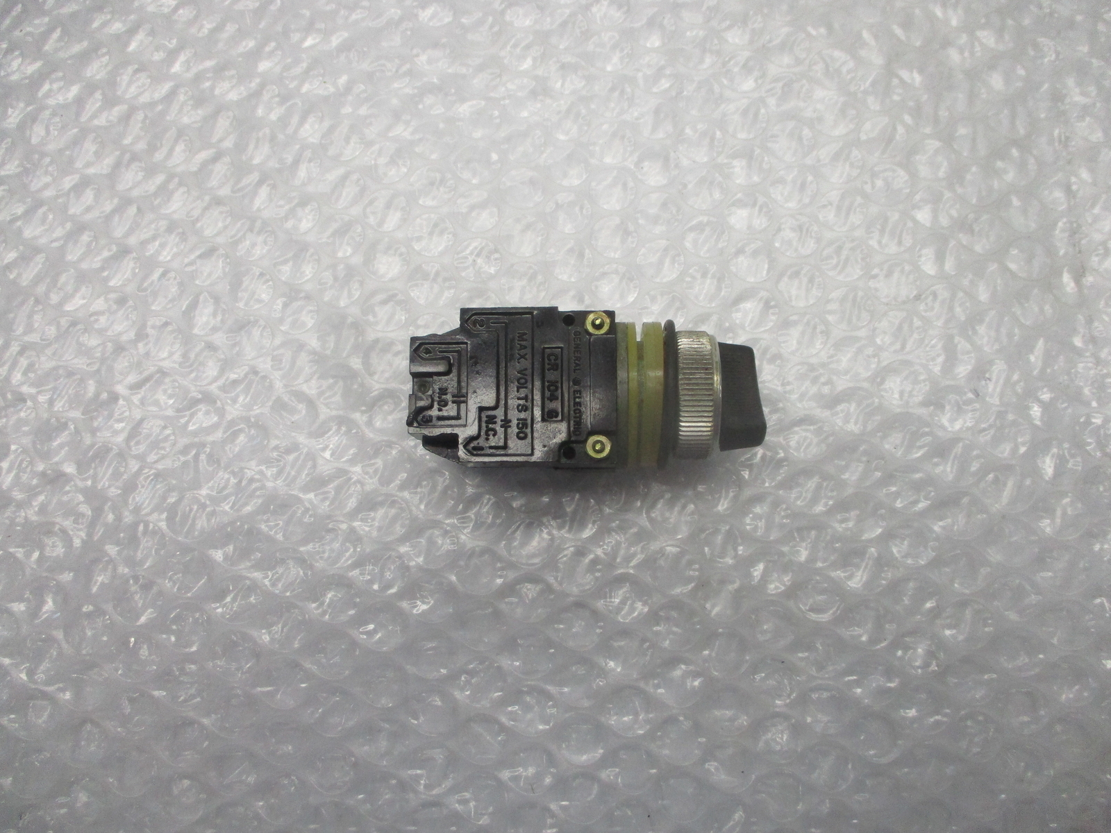 GENERL ELECTRIC CR04G SELECTOR SWITCH NSNP
